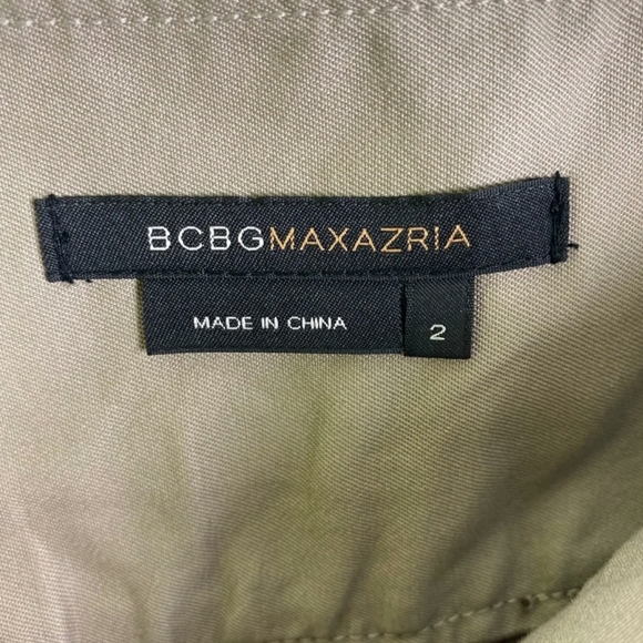 BCBG tri-color pleated shorts - Picture 4 of 5